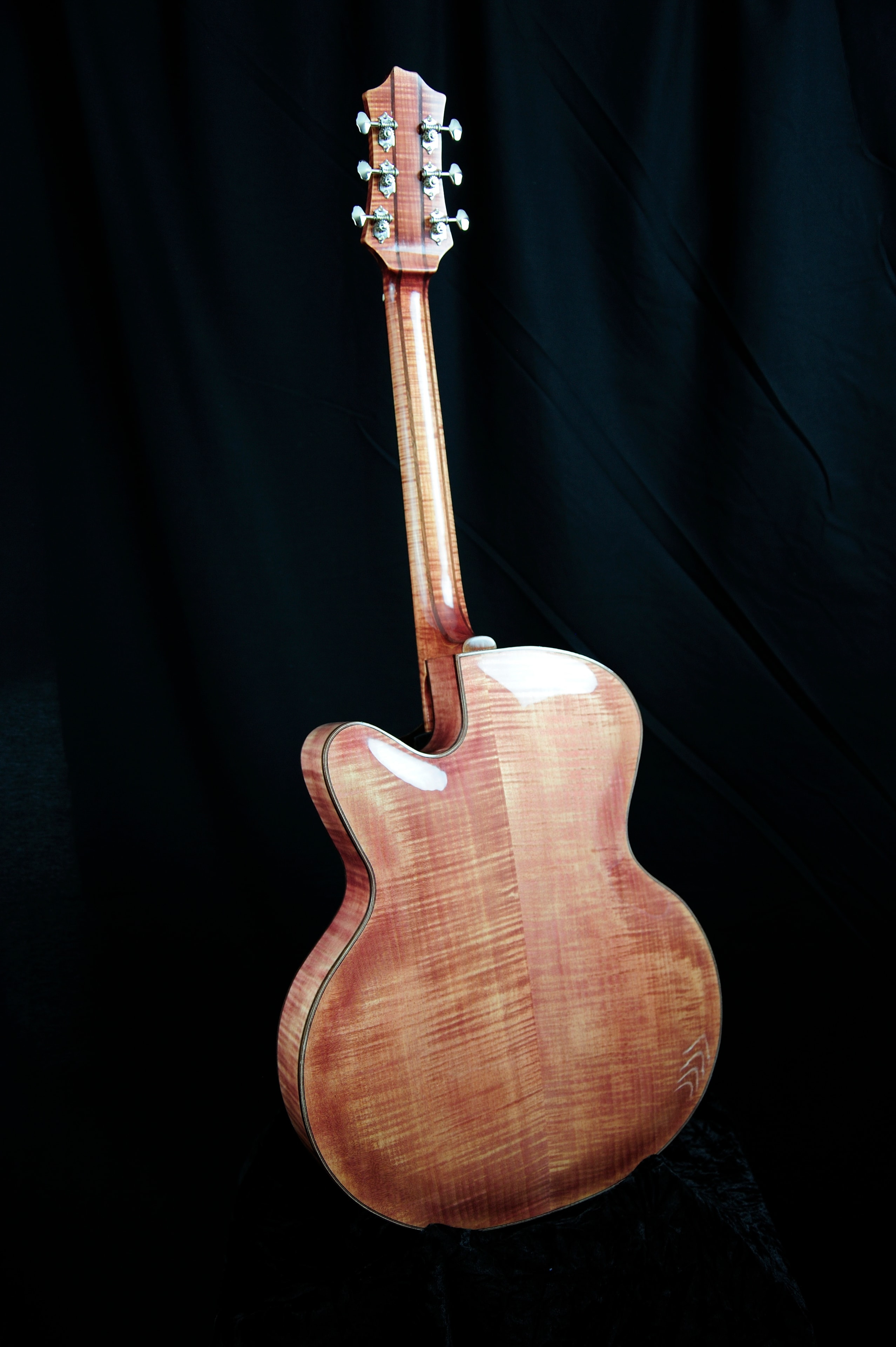 MRK02A — full back view with neck showing complete instrument