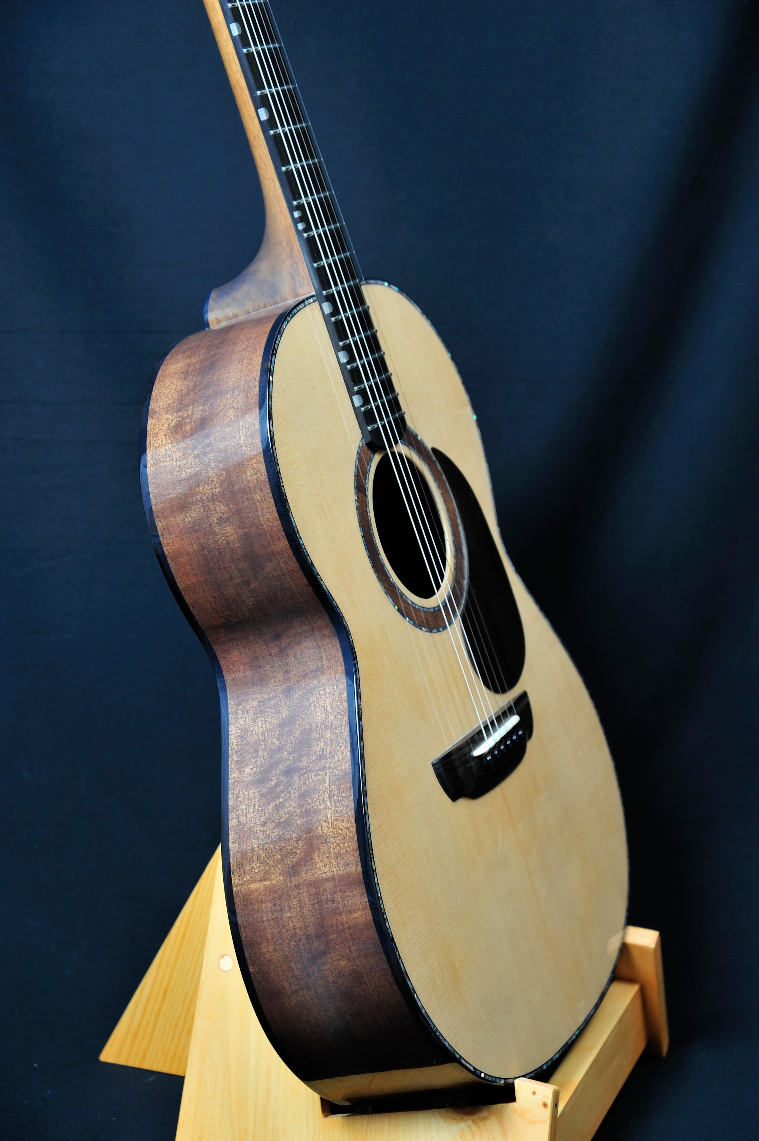 MRK01-0819J — headstock front with pewter inlay