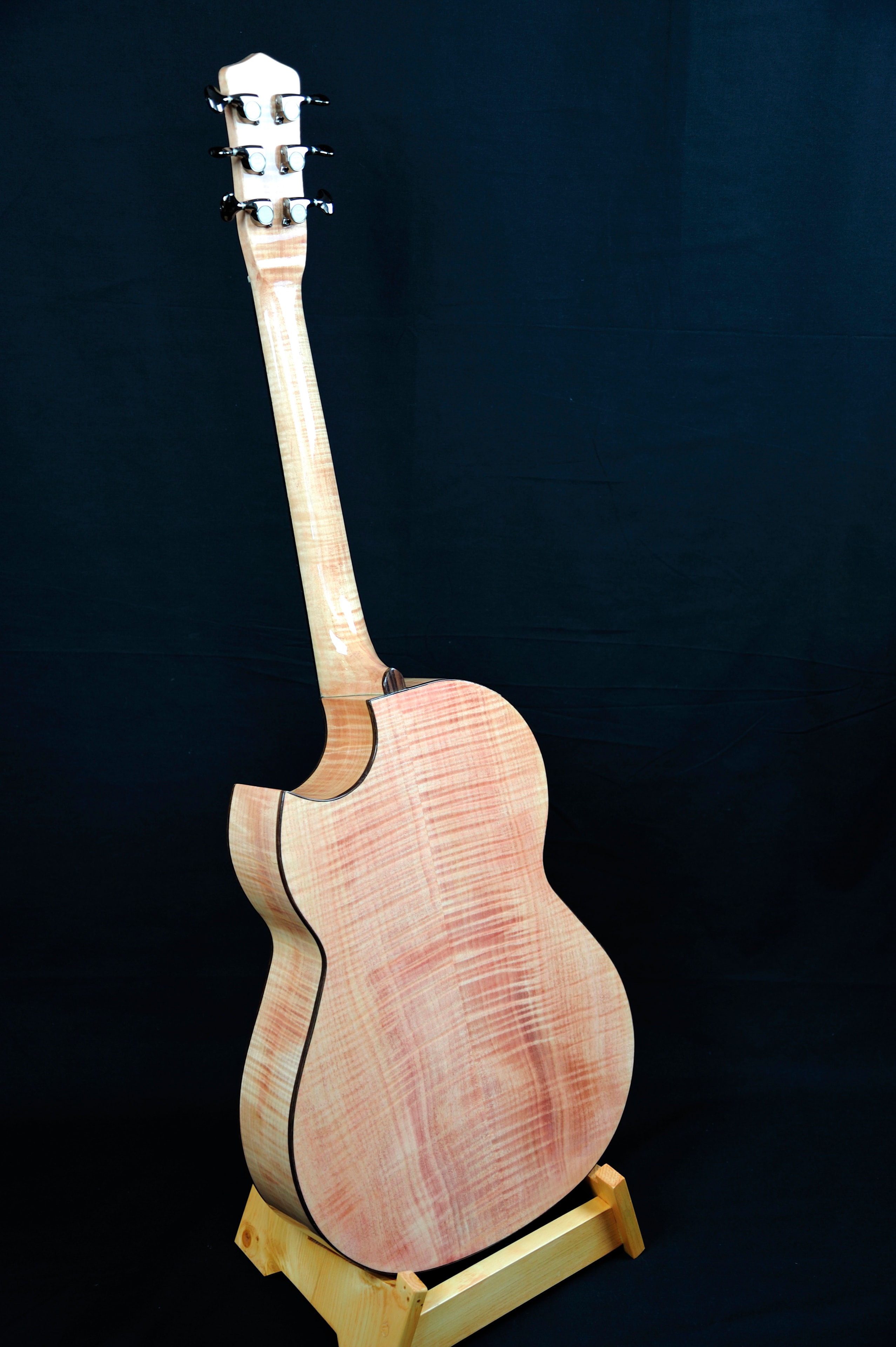 MRK01B-0617L — back view showing Flaming Maple body
