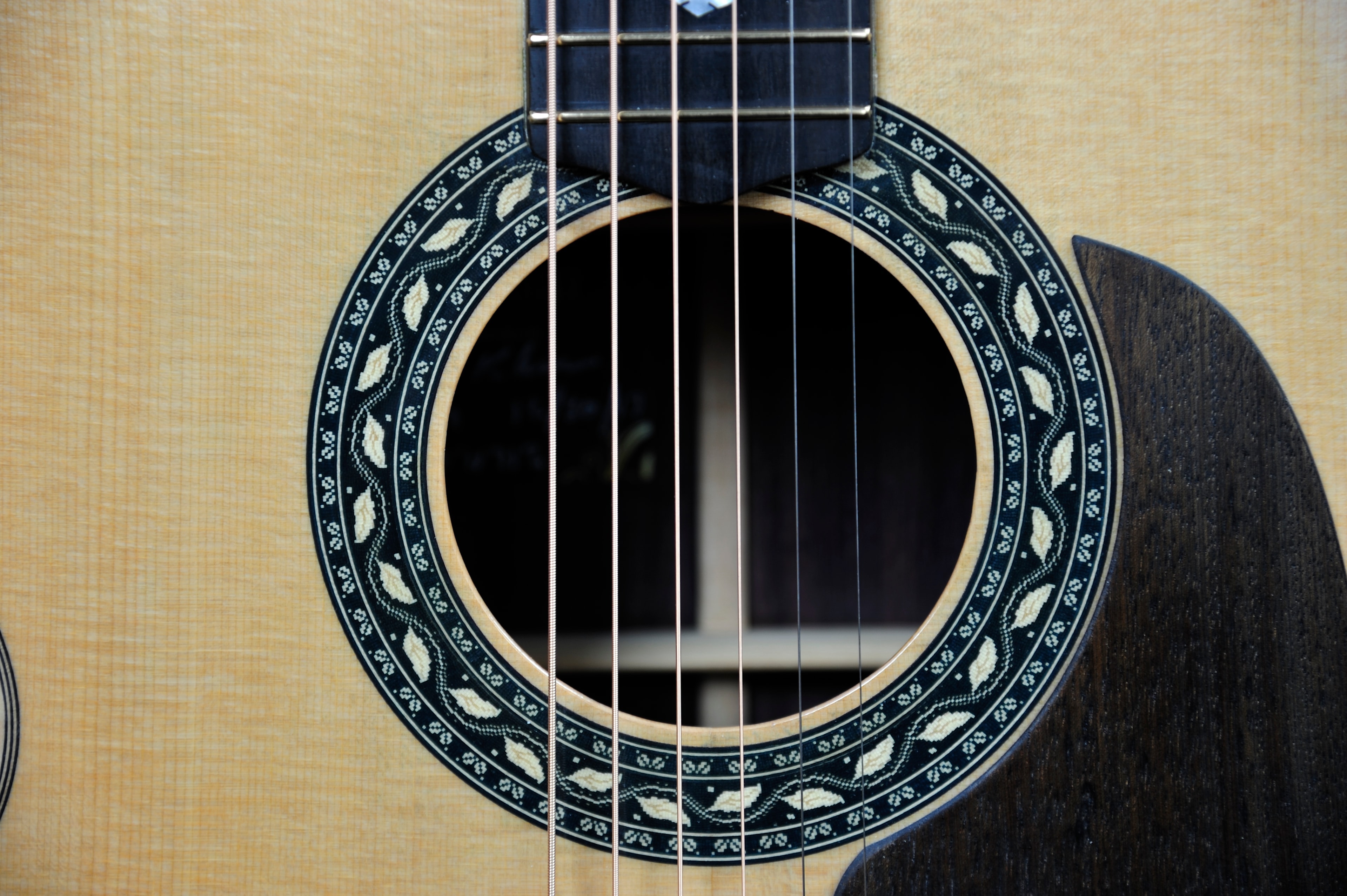 MRK01B-0717L — rosette close-up showing ebony detail inlay