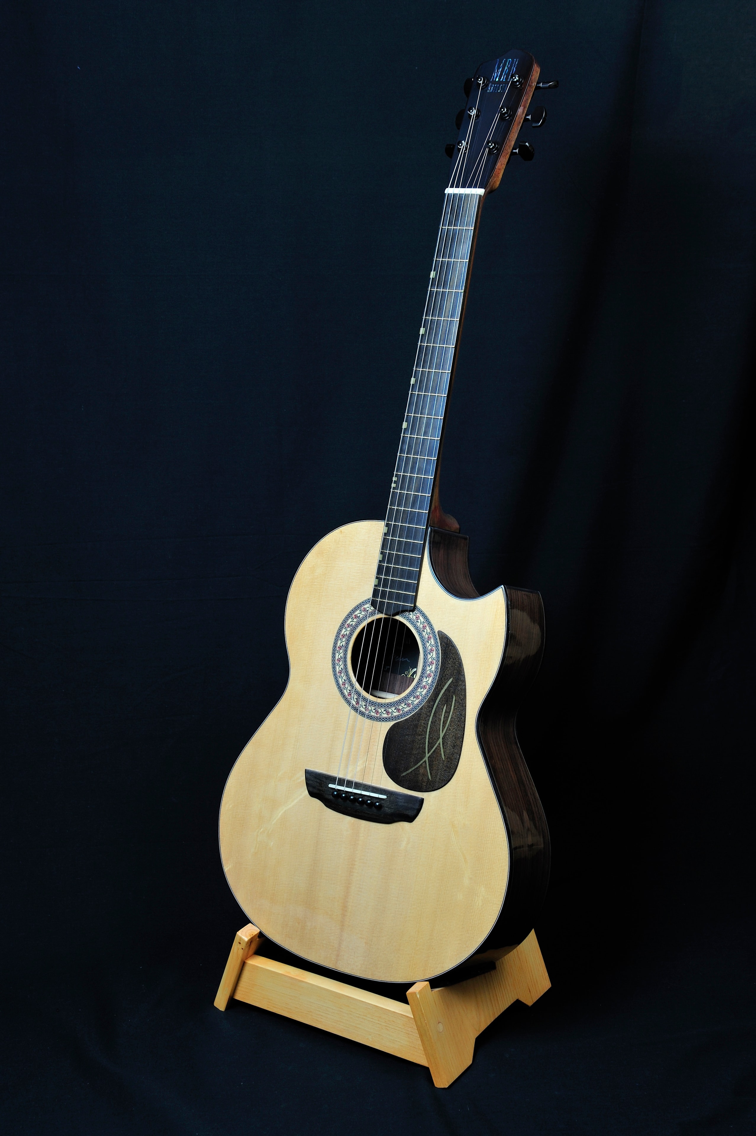 Acoustic with Florentine Cutout — Model MRK01B-0919J