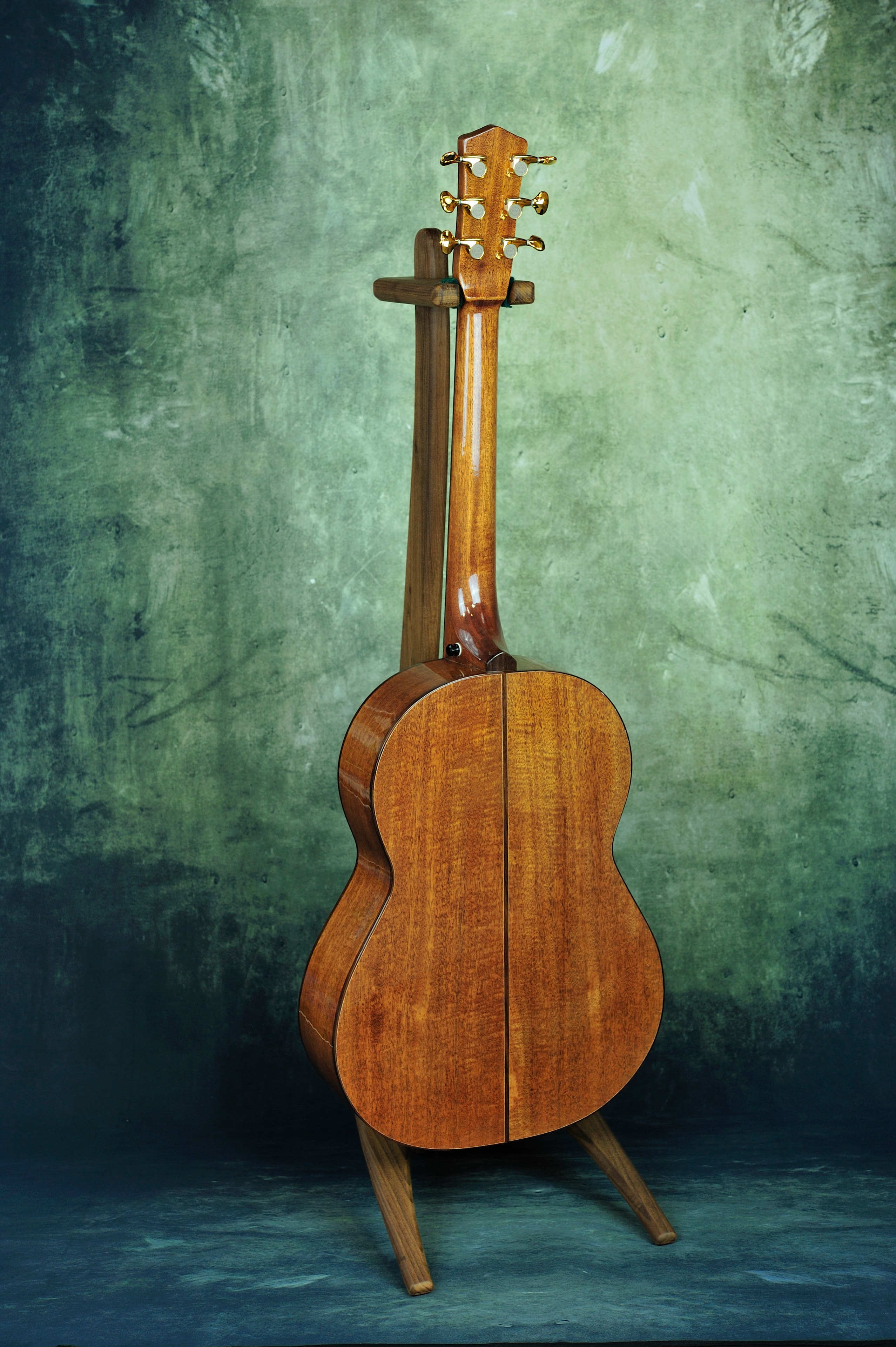 MRK01D-0516E — body detail showing pillow flame Sitica spruce top